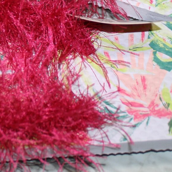 HAND CRAFTED Flip Flop Padded Thong Crochet Faux Fur Eyelash Yarn Hot Pink Shoes - Picture 5 of 12